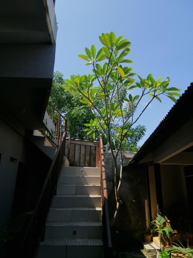 Vacation Inn Gili Gili Trawangan Exterior photo